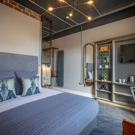 Hotel67 At Gleneagle Готель 4*