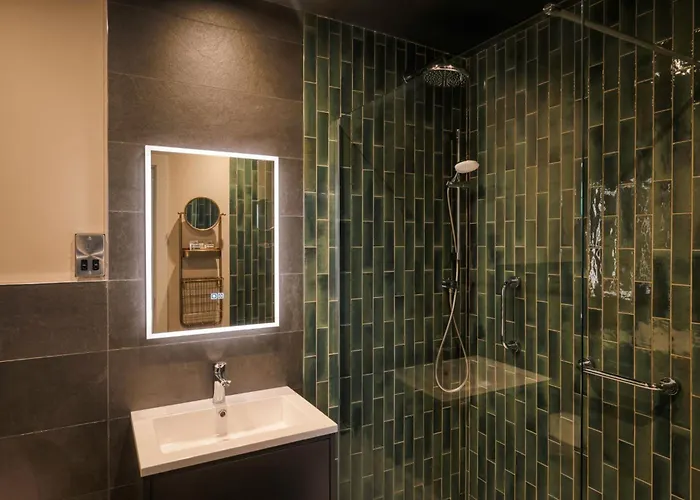 Hotel67 At Gleneagle فندق