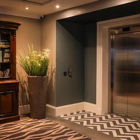 Otel Hotel67 At Gleneagle 4*